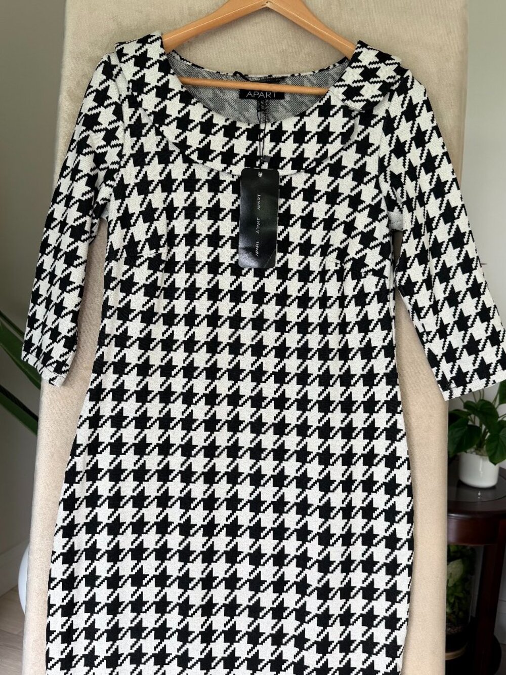 APART NWT Black Ivory Houndstooth Knit Dress Size 10